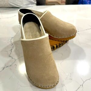 EUC Troentorps Sherling Lined Suede Clogs